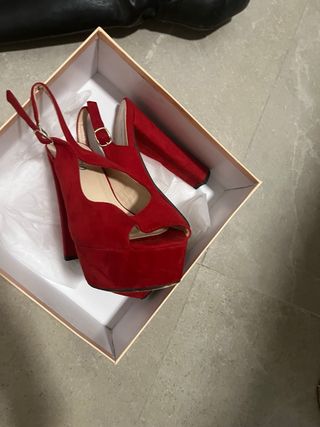 Zapatos rojos tacón alto