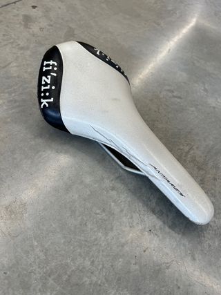 Sillín bici Fizik Aliante blanco