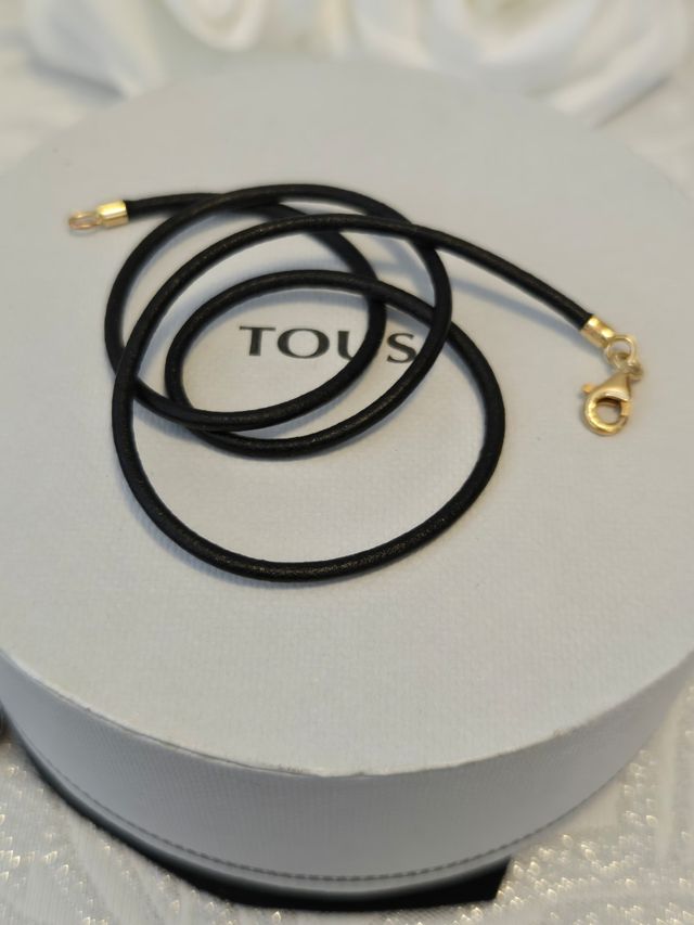Collar Tous piel negra - oro 750. Sin ofertas 