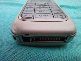 Nokia 6151.