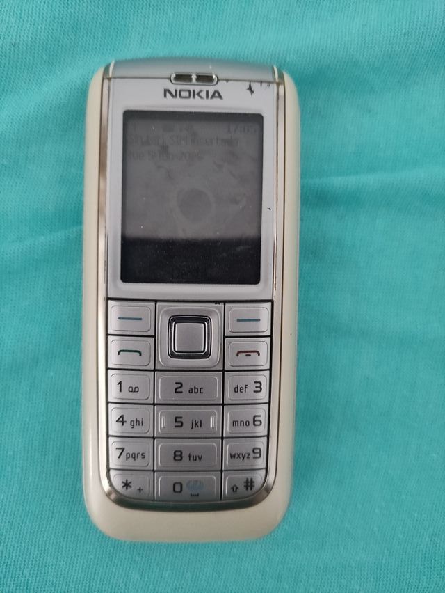 Nokia 6151.