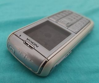 Nokia 6151.