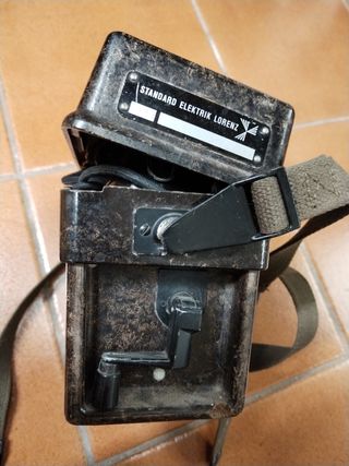 Telefono militare vintage