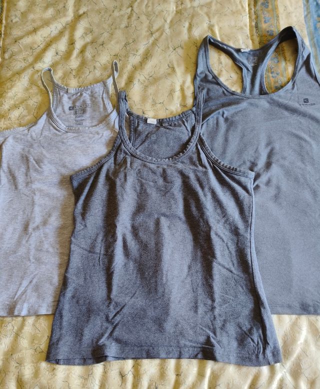 Lote de tres camisetas deportivas tirantes
