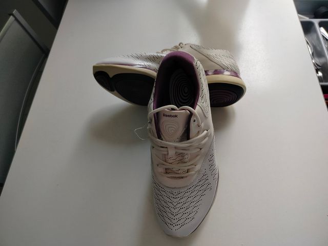 Zapatillas Reebok blancas y moradas - 39