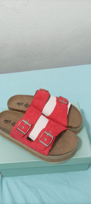 Zuecos Mia Rock rojos -talla 39
