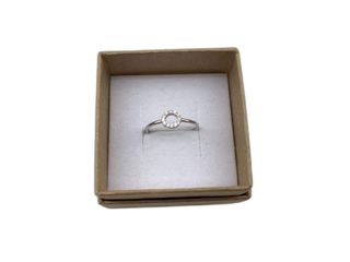 anillo oro 18k con piedra con circonita