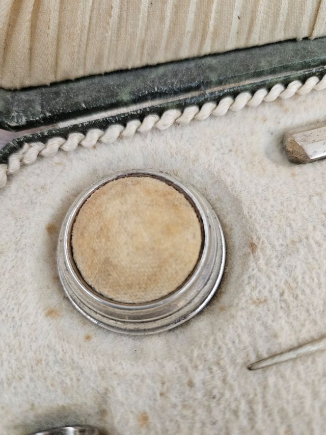 Set da cucito antico argento