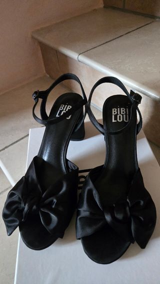 Sandali Bibi Lou neri con fiocco