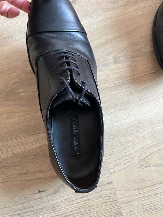 Zapatos negros vestir talla 41. precio a convenir