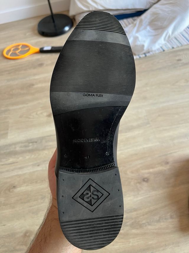 Zapatos negros vestir talla 41. precio a convenir