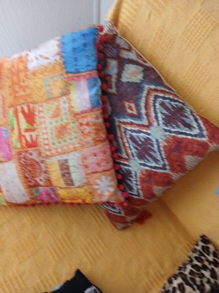 Tres cojines para decoración preciosos