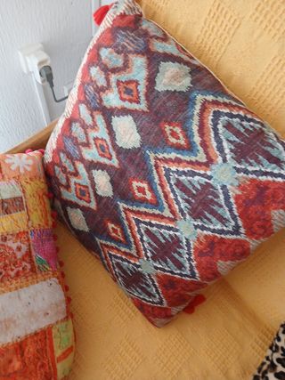 Tres cojines para decoración preciosos