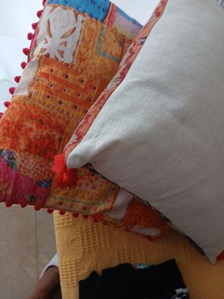 Tres cojines para decoración preciosos