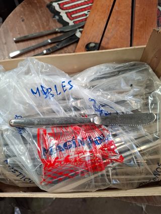 Cubiertos: tenedores, cuchillos y cuchara