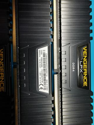 16GB RAM Corsair Vengeance LPX DDR4 4x4GB