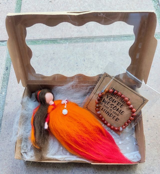 Fada Áries com pedra e pulseira