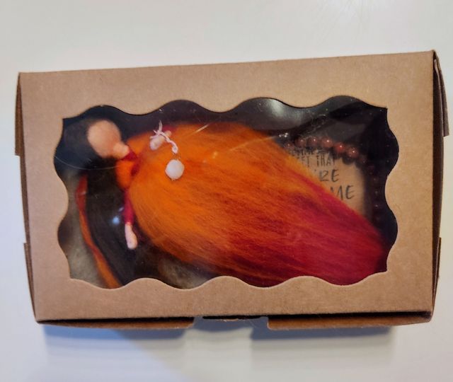 Fada Áries com pedra e pulseira