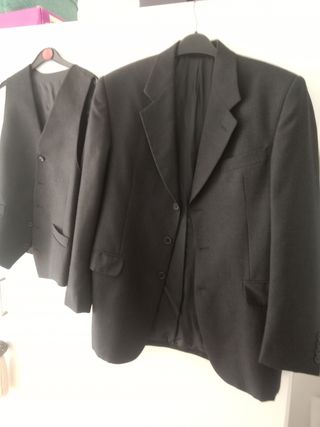 Chaqueta y chaleco negros