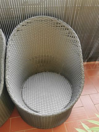 Sillones mimbre PVC grises terraza
