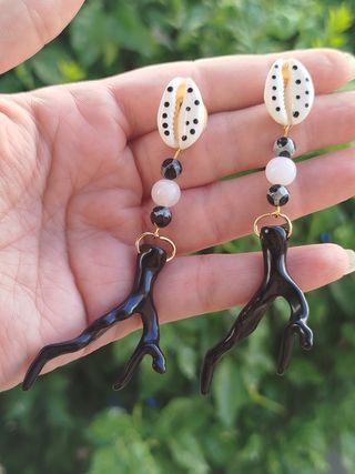 Pendientes coral negro verano