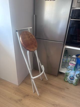2 Taburetes cocina blancos y madera