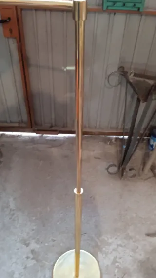 Lampara de pie dorada vintage