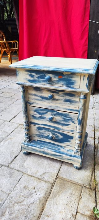 Mesita vintage azul y beige
