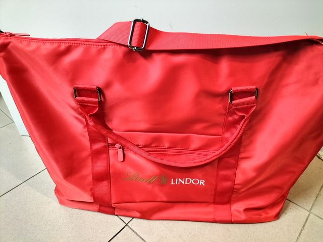 Borsa Lindt Lindor rossa