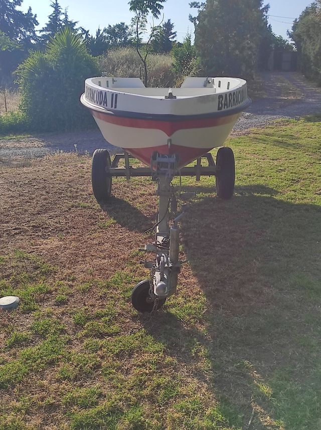 Barco con remolque .