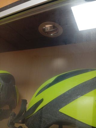 Vitrina expositora negra - Mueble de cristal