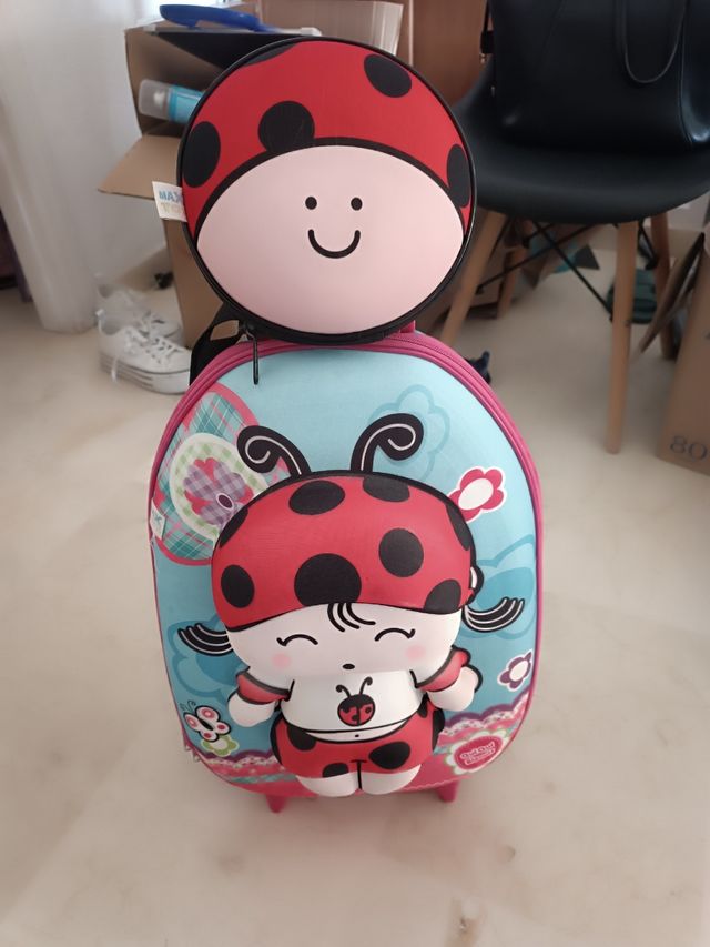 Maleta Escolar y mochila chica para desayuno