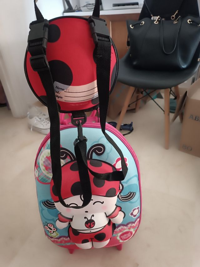 Maleta Escolar y mochila chica para desayuno