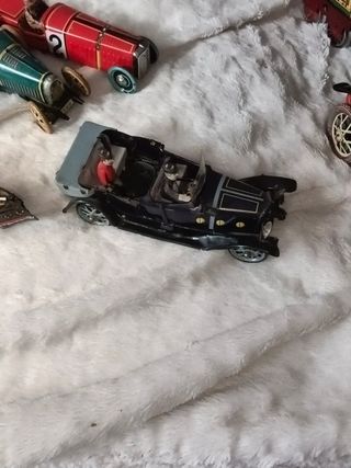 LOTE DE 8 JUGUETES DE HOJALATA MARCA PAYA