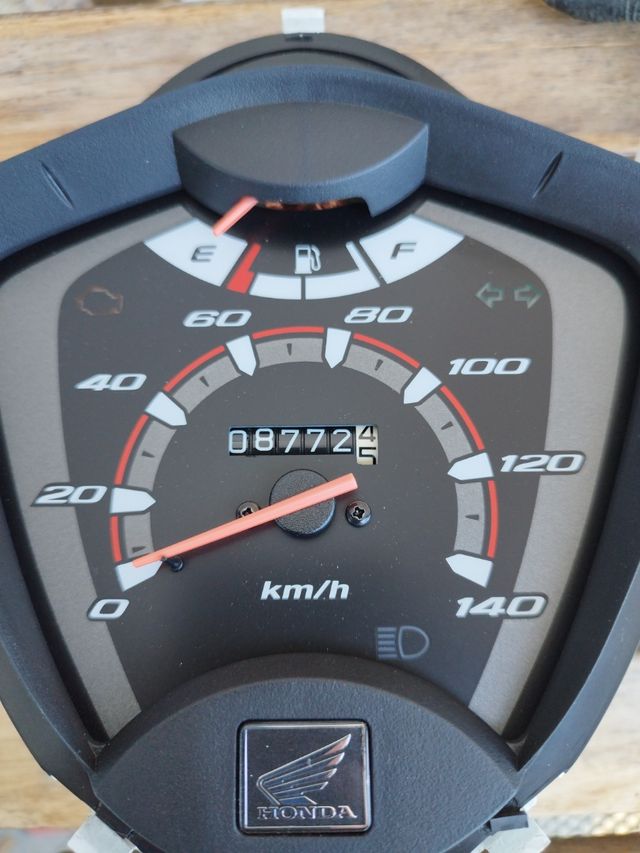 Cuentakilómetros Honda Vision 110. 8.772km