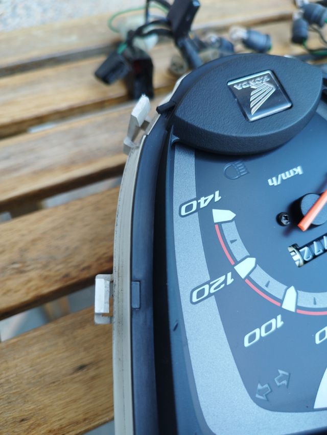 Cuentakilómetros Honda Vision 110. 8.772km