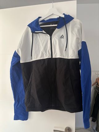 Chaqueta Reebok c/Capucha
