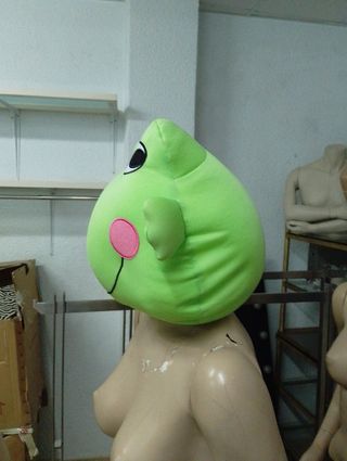 Cabezas de maniquí Hello Kitty y Rana