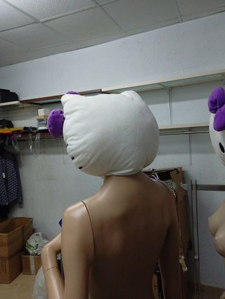 2 Cabezas de maniquí Hello Kitty