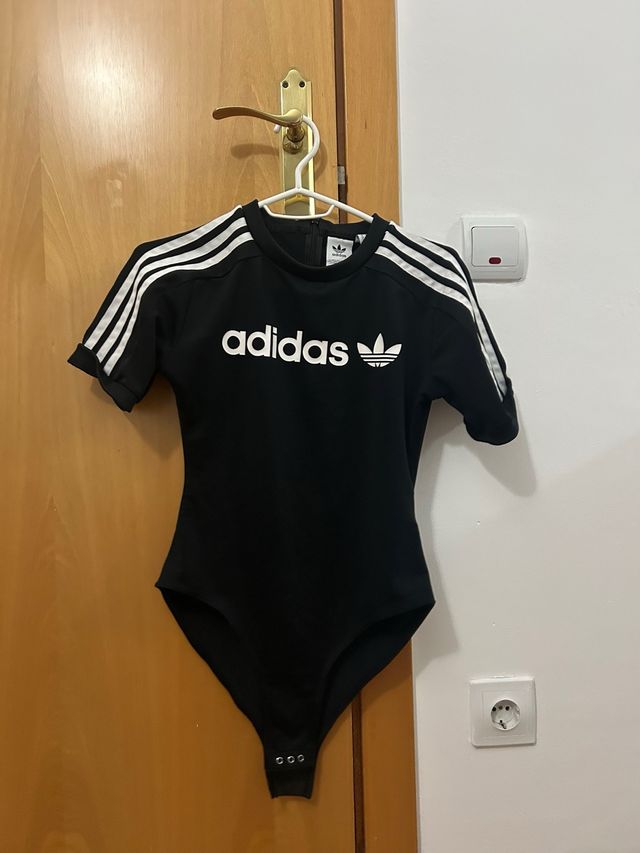 Body Adidas negro talla M