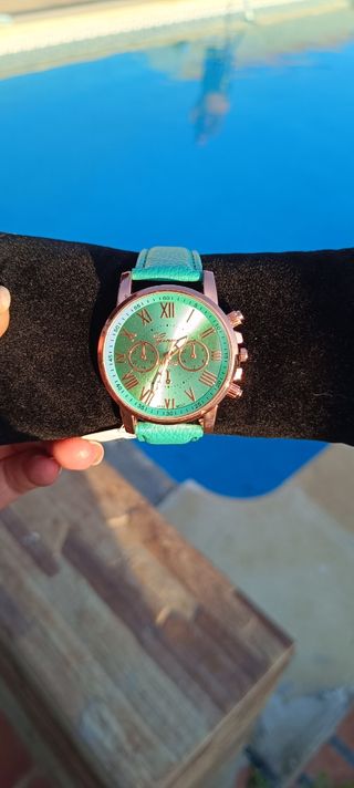 Reloj mujer dorado verde
