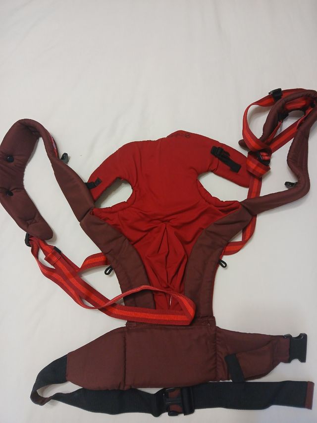 Mochila portabebés Cybex roja