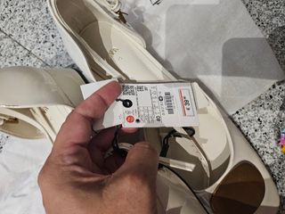Manoletinas doradas y blancas
