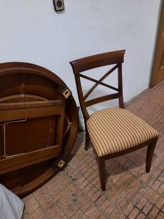 Mesa extensible + 4 sillas madera