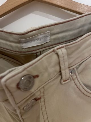 Vaqueros Brownie beige acampanados