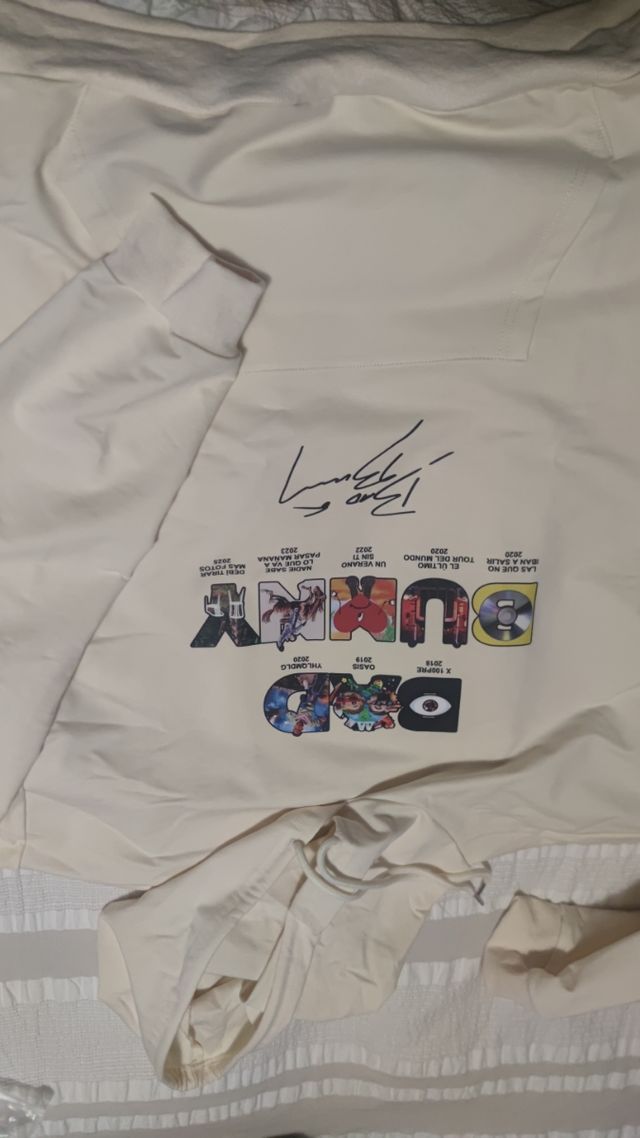 Sudadera beige Bad Bunny