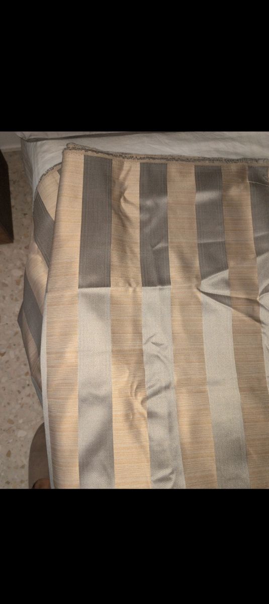 Tela cortinas beige-grisácea