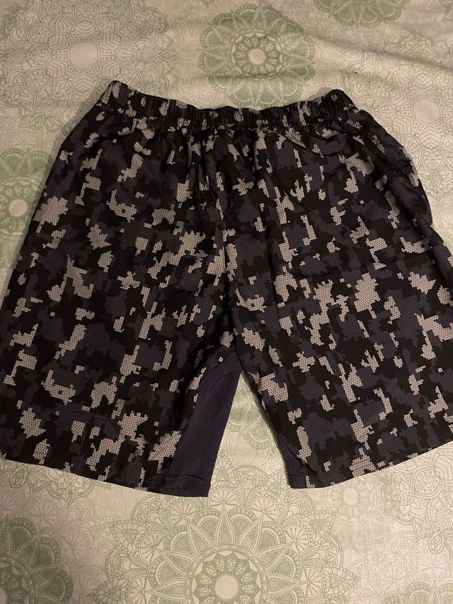 Shorts deportivos camuflaje
