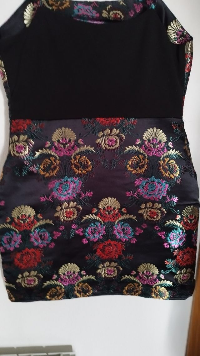 Vestido corto bordado negro, talla M Zara Trafaluc