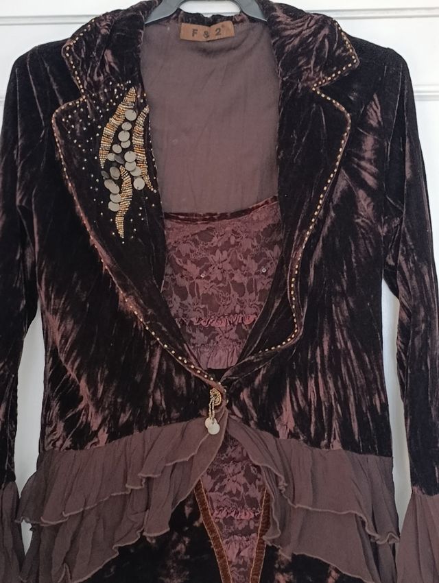Chaqueta terciopelo marrón bordada